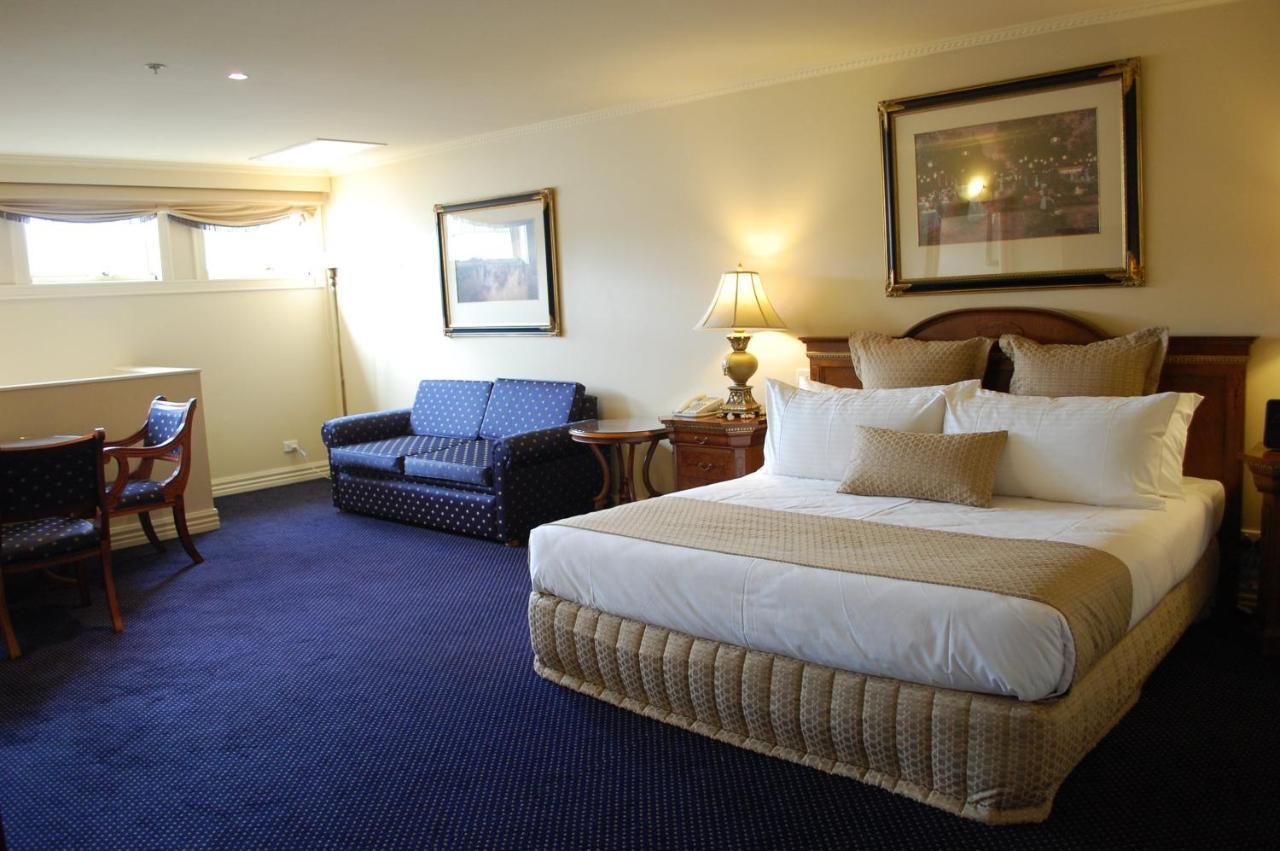 Canterbury International Hotel Forest Hill Buitenkant foto