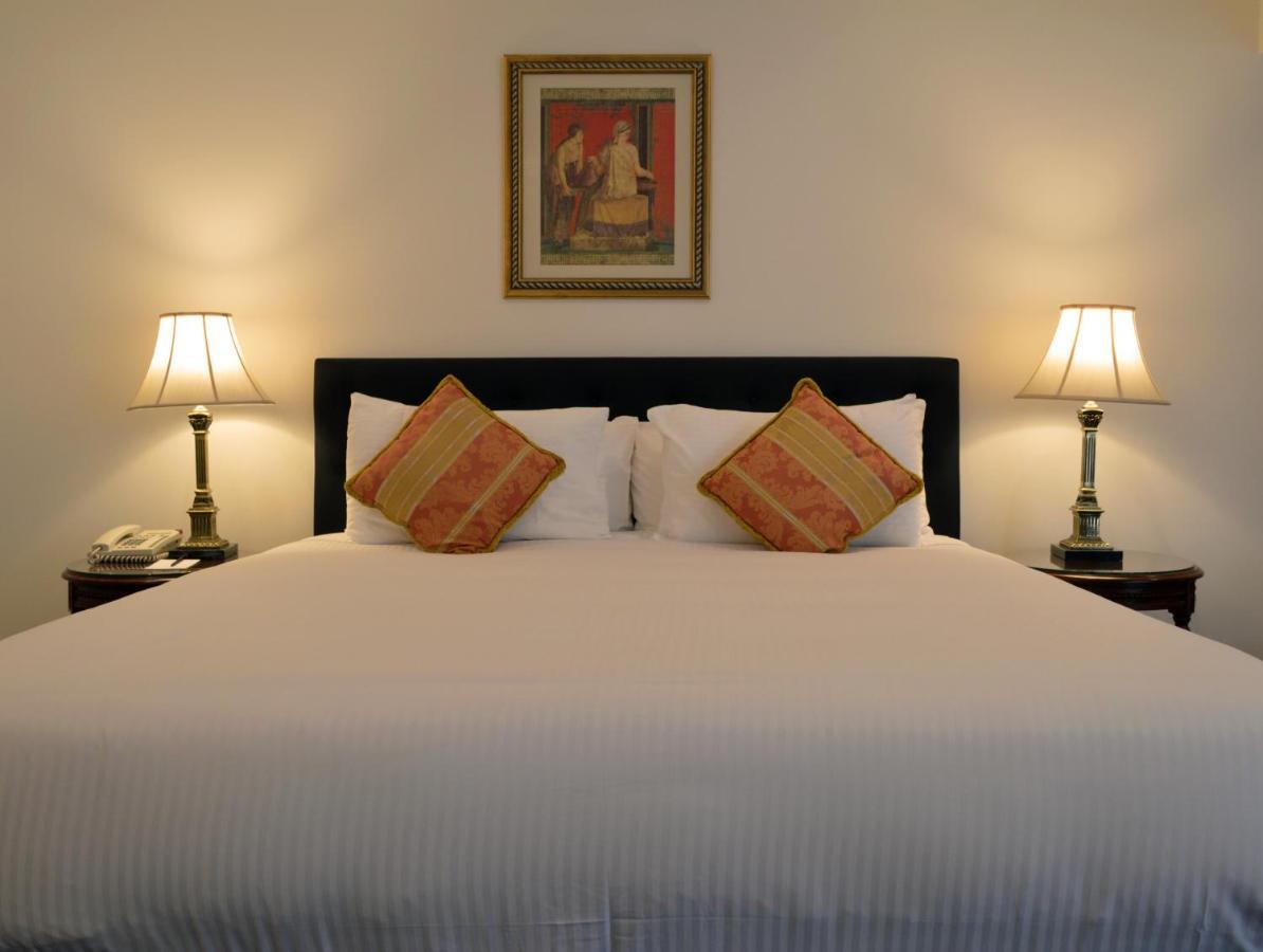 Canterbury International Hotel Forest Hill Buitenkant foto