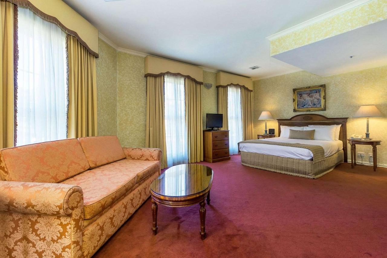 Canterbury International Hotel Forest Hill Buitenkant foto