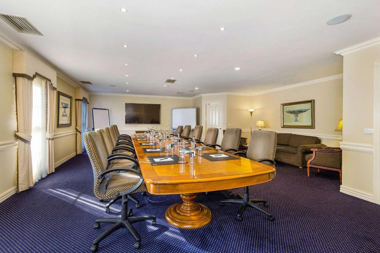 Canterbury International Hotel Forest Hill Buitenkant foto