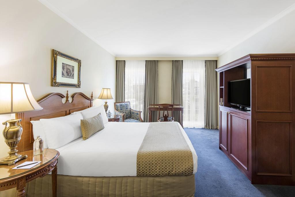 Canterbury International Hotel Forest Hill Buitenkant foto