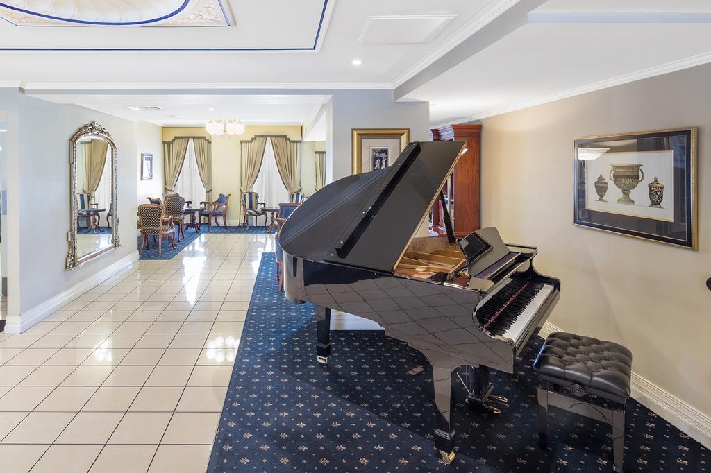 Canterbury International Hotel Forest Hill Buitenkant foto