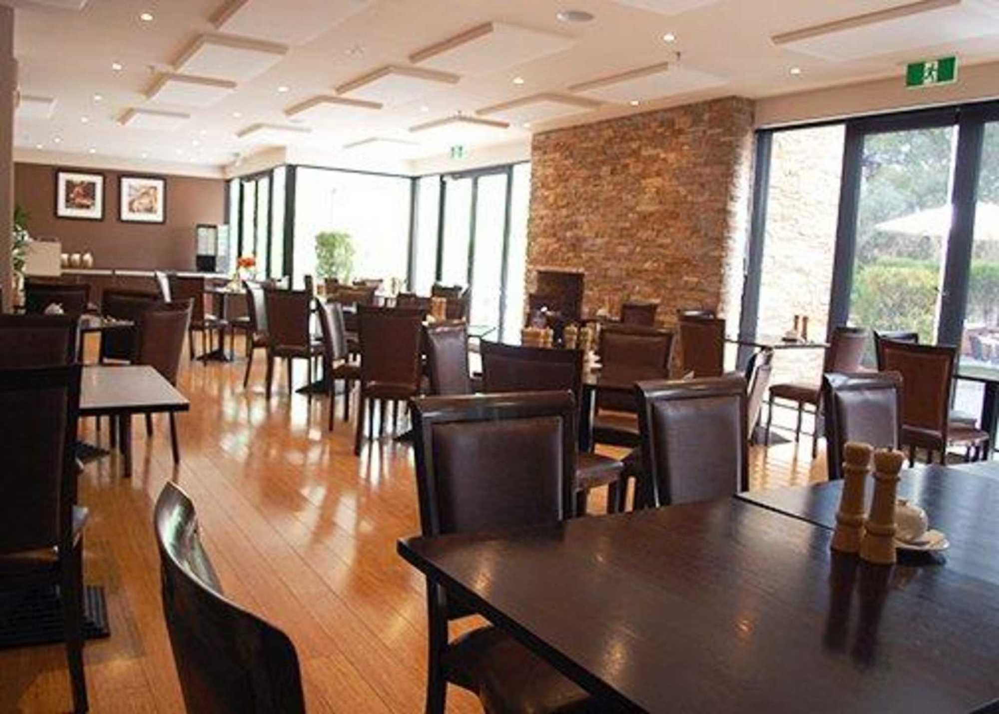 Canterbury International Hotel Forest Hill Restaurant foto
