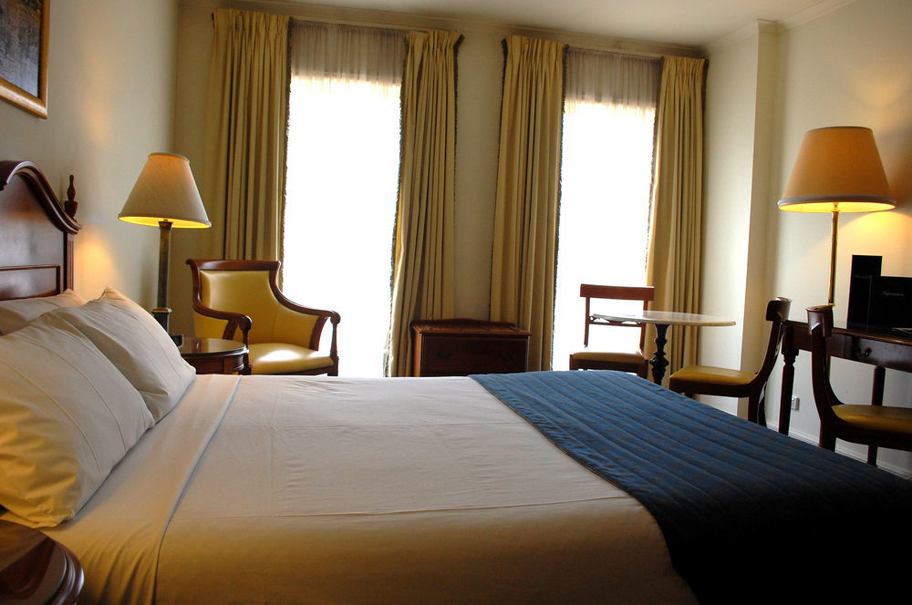 Canterbury International Hotel Forest Hill Buitenkant foto