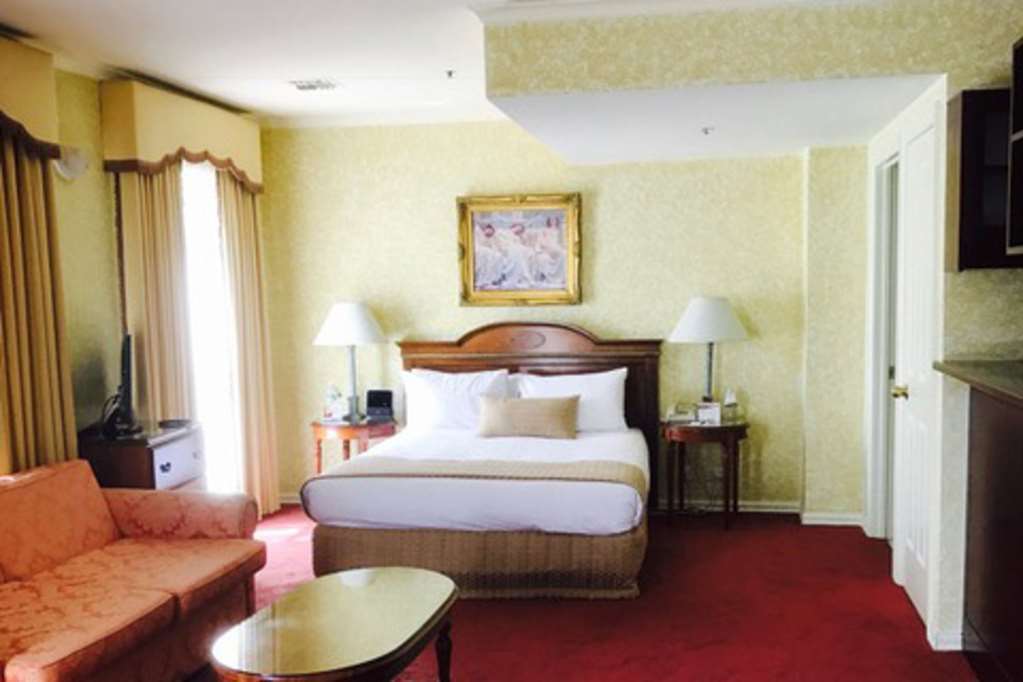Canterbury International Hotel Forest Hill Buitenkant foto